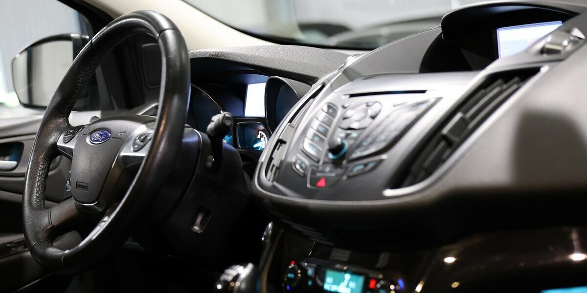 Ford Kuga 2.0 TDCI 4x4 TITANIUM / LEDER / NAVI+ 90.000 km 12.555 &euro; Hamm 59077