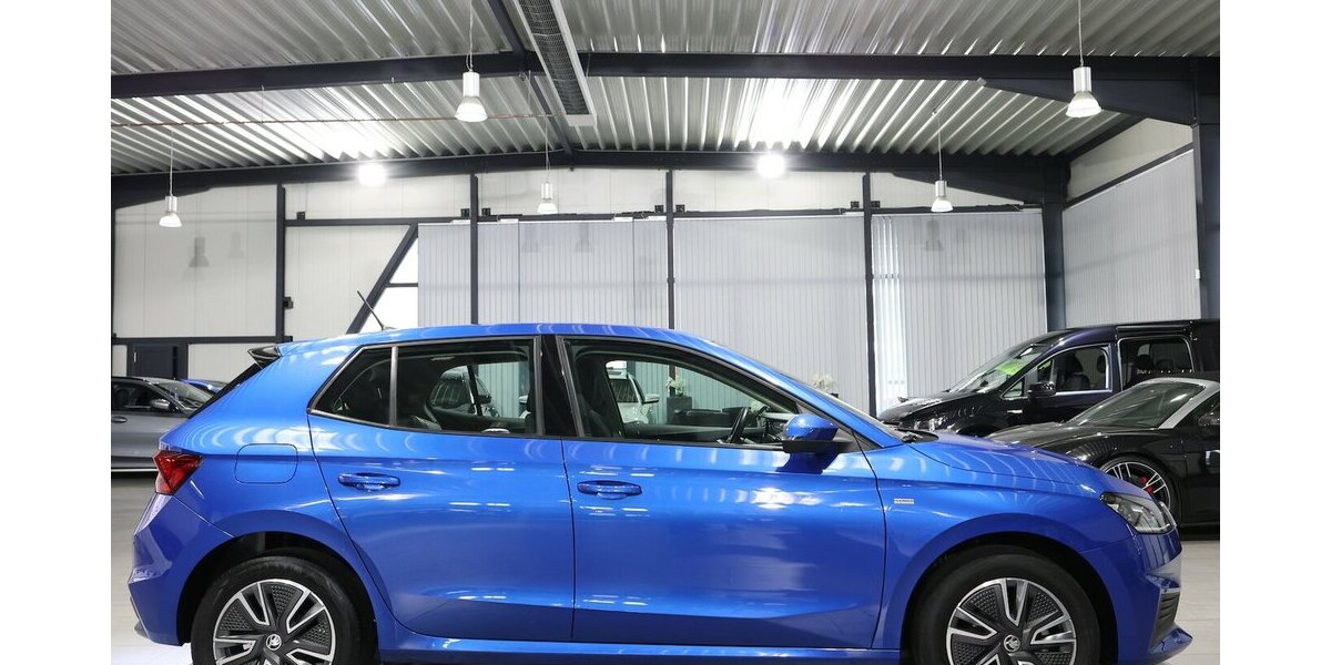 Skoda Fabia 1.0 TOUR RACE BLUE / LED / GROßES-DISPLAY 55.000 km 13.221 &euro; Hamm 59077