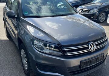 VW Tiguan 94.000 km 8.999 &euro; Recklinghausen 45663