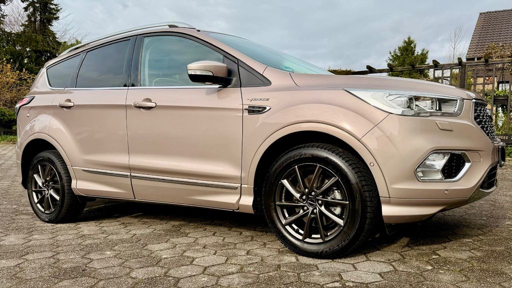 Ford Kuga 79.000 km 15.900 &euro; Unna 59425