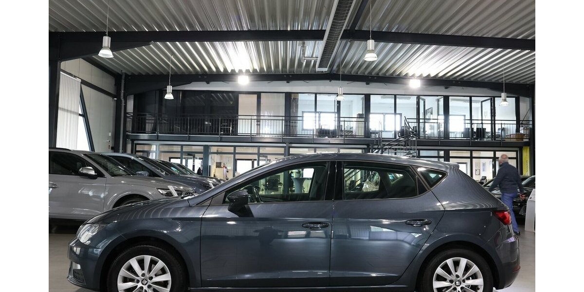 Seat Leon 1.6 TDI STYLE / NAVI-PLUS+APPLE+ANDROID 111.000 km 11.777 &euro; Hamm 59077