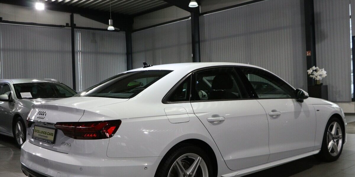 Audi A4 LIMOUSINE 40 TDI S-LINE / MATRIX-LED / 109.000 km 27.333 &euro; Hamm 59077