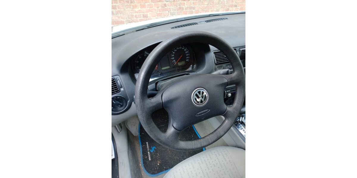 VW Golf 133.000 km 1.700 &euro; Holzwickede 59439