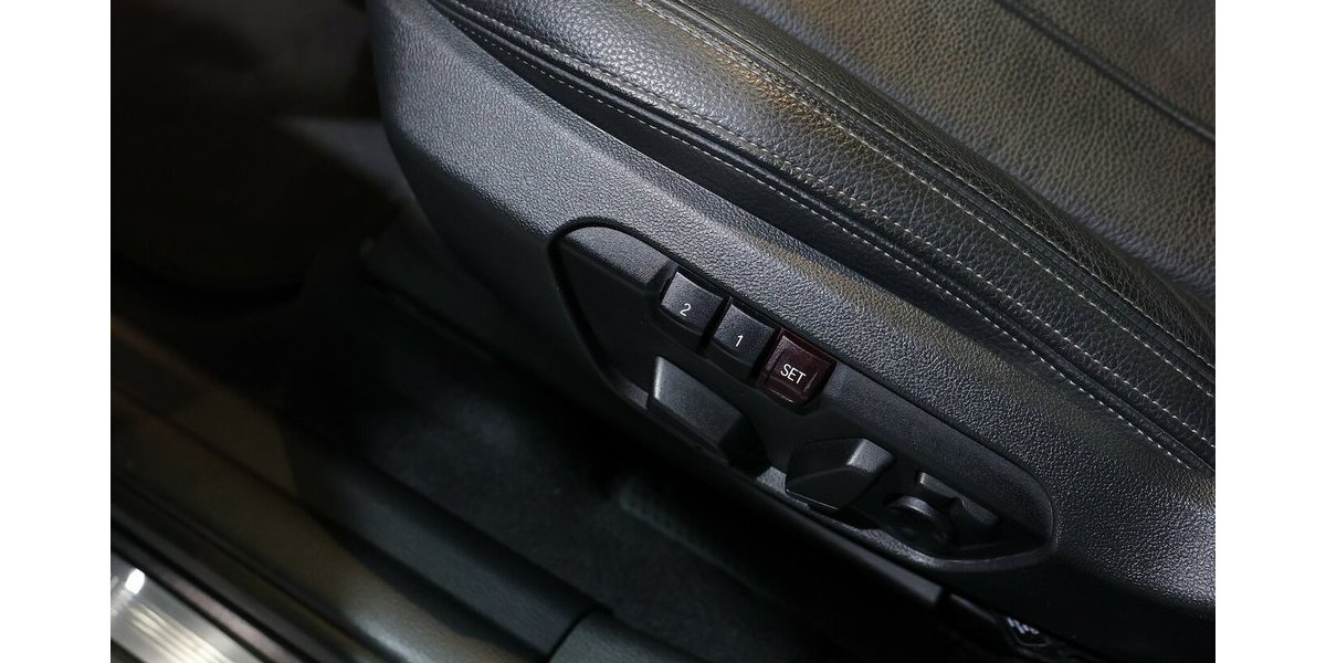 BMW X1 xDrive 20d M-SPORT SHADOW PANORAMA, LED 113.000 km 28.444 &euro; Hamm 59077