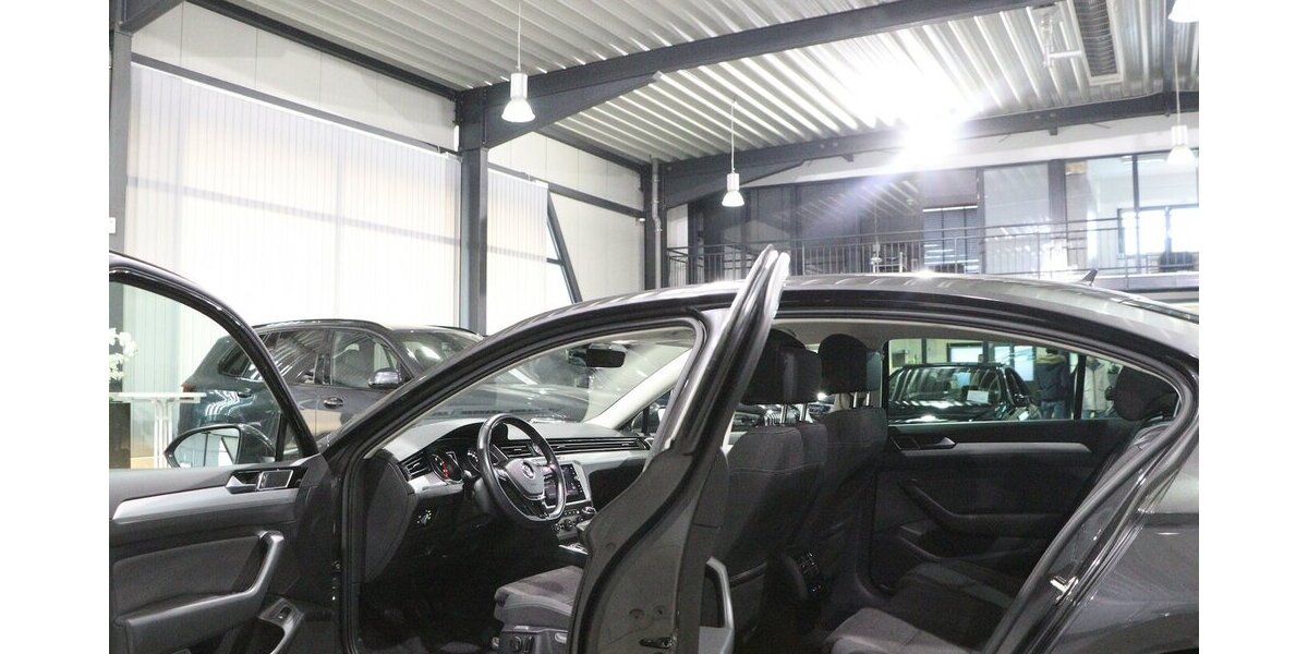 VW Passat 1.4 TSI Comfortline NAVI-DM+APPLE+ANDROID 159.000 km 12.444 &euro; Hamm 59077