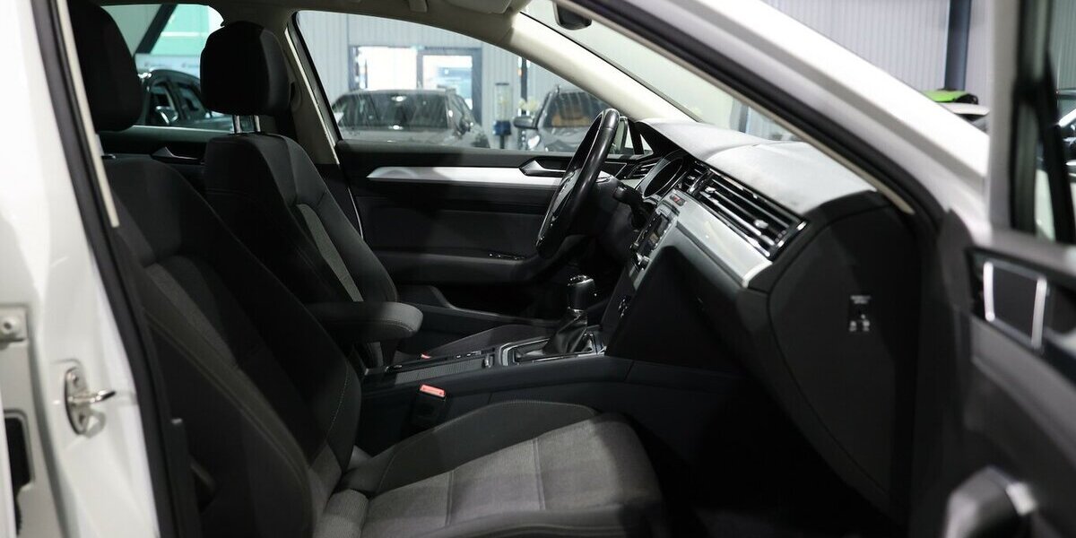 VW Passat 1.6 TDI Comfortline WHITE / MASSAGE+SHZ 176.000 km 10.555 &euro; Hamm 59077