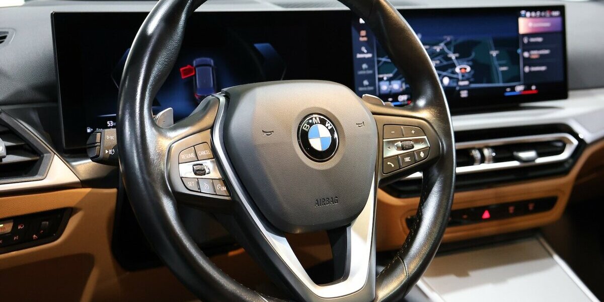 BMW 318d Touring SPORT SHADOW GREY&BROWN / PANORAMA 116.000 km 25.777 &euro; Hamm 59077