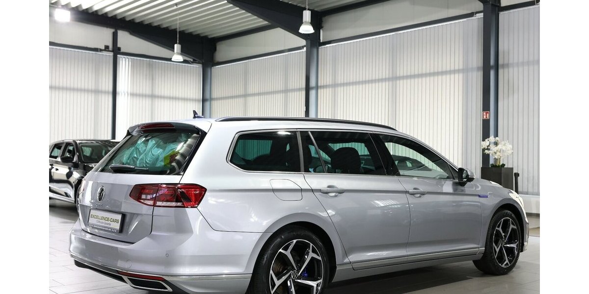 VW Passat Variant GTE DSG IQ BUSINESS R-LINE SPORT 86.000 km 24.444 &euro; Hamm 59077