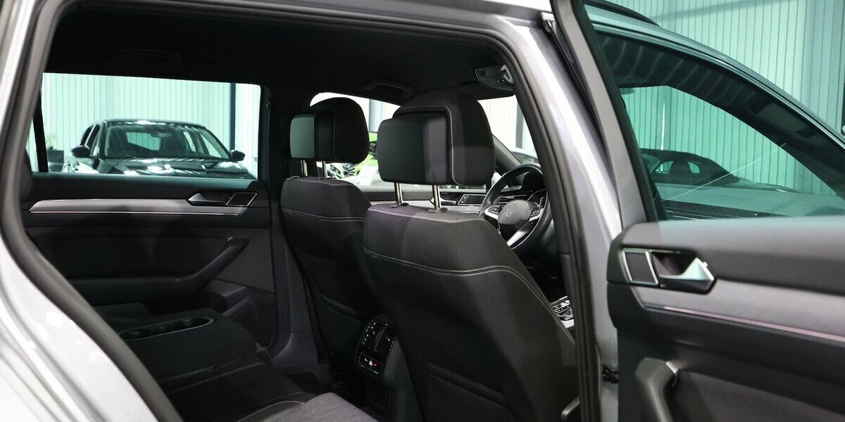 VW Passat Variant GTE DSG IQ BUSINESS R-LINE SPORT 86.000 km 24.444 &euro; Hamm 59077