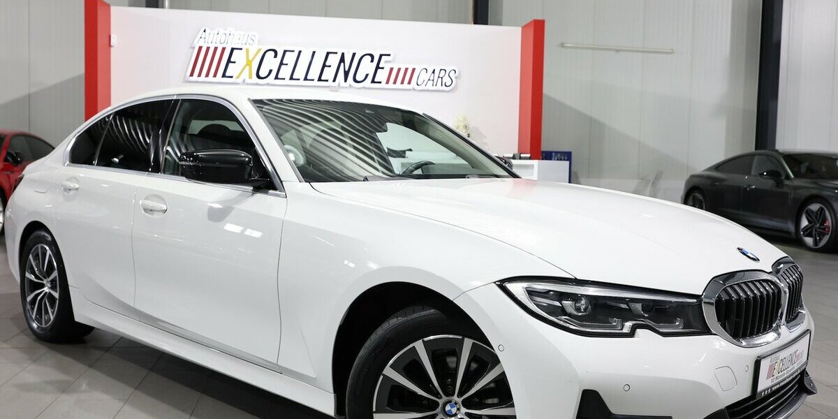 BMW 318d SPORT-LINE / LEDER, LIVE-COCKPIT-PRO, LED 107.000 km 27.555 &euro; Hamm 59077