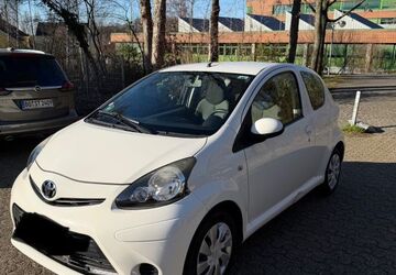 Toyota Aygo (X) 97.500 km 3.300 &euro; Bochum 44879