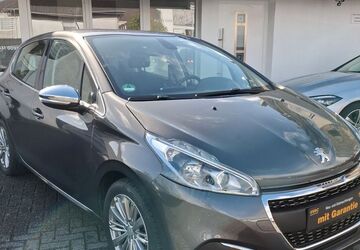 Peugeot 208 22.600 km 13.700 &euro; Hamm 59067