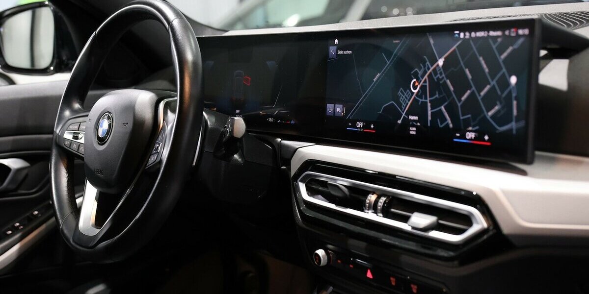 BMW 318d Touring SHADOW SPORT CURVED+NAVI,LEDER,LED 74.000 km 28.777 &euro; Hamm 59077