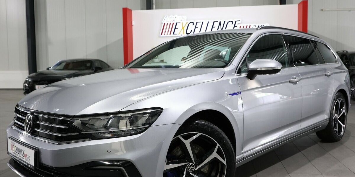 VW Passat Variant GTE DSG IQ BUSINESS R-LINE SPORT 86.000 km 24.444 &euro; Hamm 59077