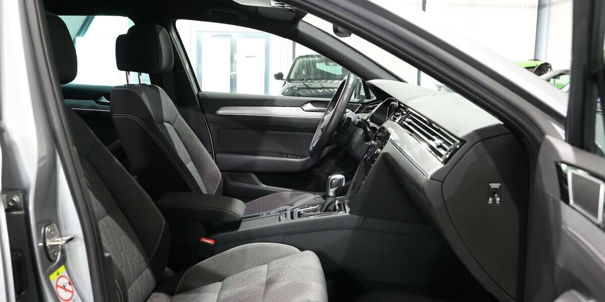 VW Passat Variant GTE DSG IQ BUSINESS R-LINE SPORT 86.000 km 24.444 &euro; Hamm 59077