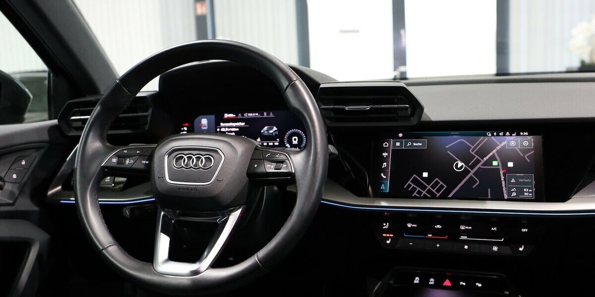 Audi A3 LIMOUSINE 30 TFSI S-LINE MATRIX, VOLL-LEDER 60.000 km 25.555 &euro; Hamm 59077