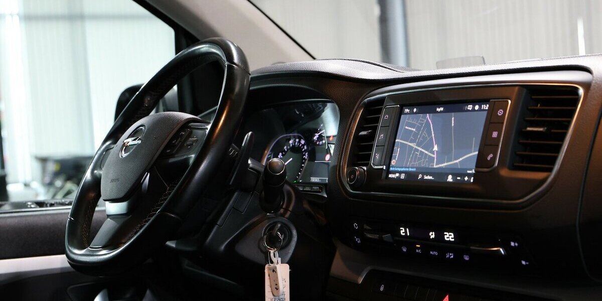 Opel Zafira Life 2.0 CDTI EDITION-M INNOVATION 8-SITZ 150.000 km 26.444 &euro; Hamm 59077