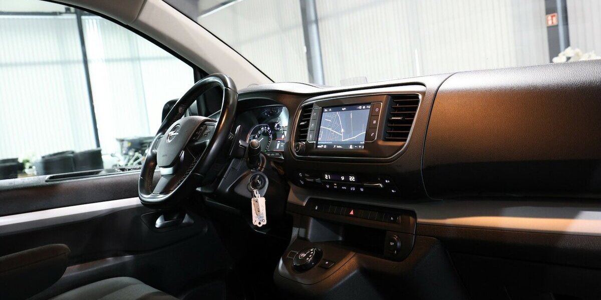 Opel Zafira Life 2.0 CDTI EDITION-M INNOVATION 8-SITZ 150.000 km 26.444 &euro; Hamm 59077