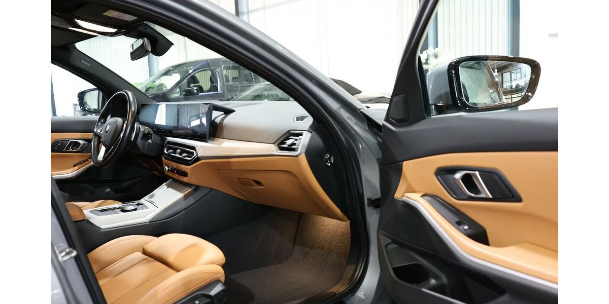 BMW 318d Touring SPORT SHADOW GREY&BROWN / PANORAMA 116.000 km 25.777 &euro; Hamm 59077