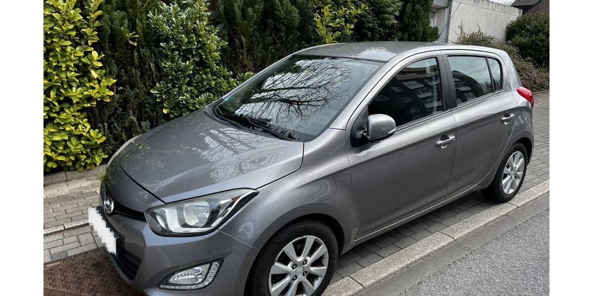 Hyundai i20 93.000 km 6.600 &euro; Bochum 44799