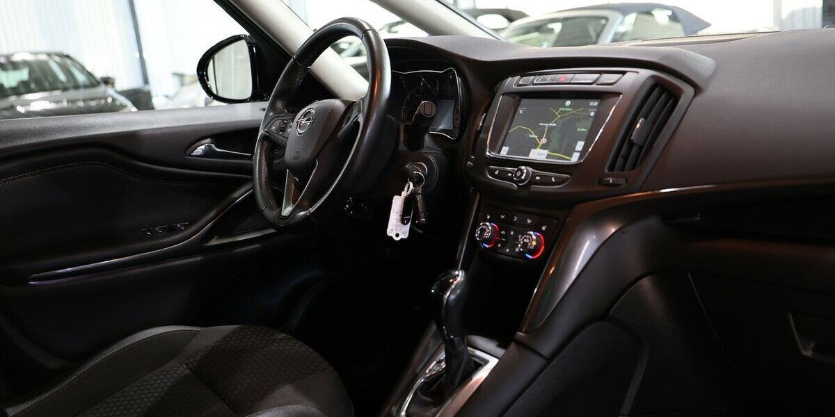 Opel Zafira C 1.6 SIDI T INNOVATION / 7-SITZER / LED 79.000 km 15.991 &euro; Hamm 59077