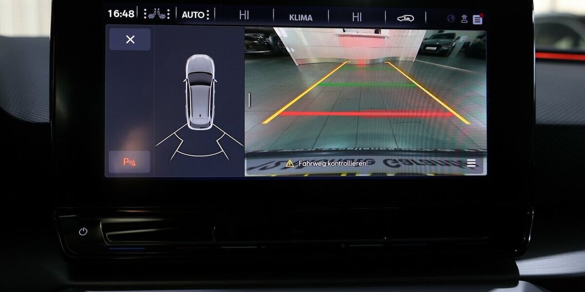 Seat Leon ST 2.0 TDI DSG FR-SPORT-PLUS / LED,PANORAMA 142.000 km 20.777 &euro; Hamm 59077