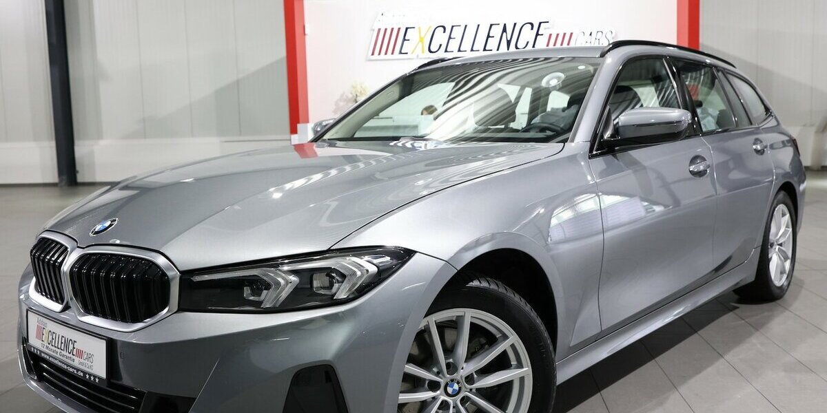 BMW 320d Touring xDrive SPORT / CURVED+NAVI+APPLE 32.000 km 30.555 &euro; Hamm 59077