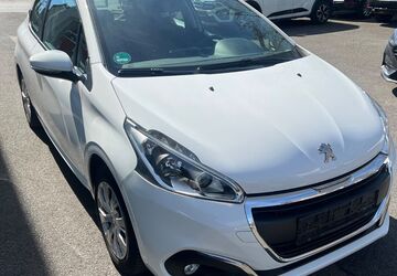 Peugeot 208 134.000 km 4.499 &euro; Recklinghausen 45663