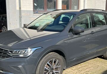 VW Tiguan 198.000 km 18.500 &euro; Bochum 44793