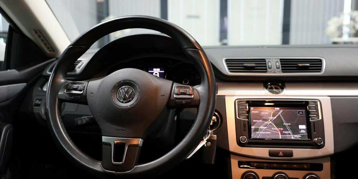 VW CC 1.4 TSI DSG SPORTLINE WHITE / XENON / NAVI+ 92.000 km 14.991 &euro; Hamm 59077