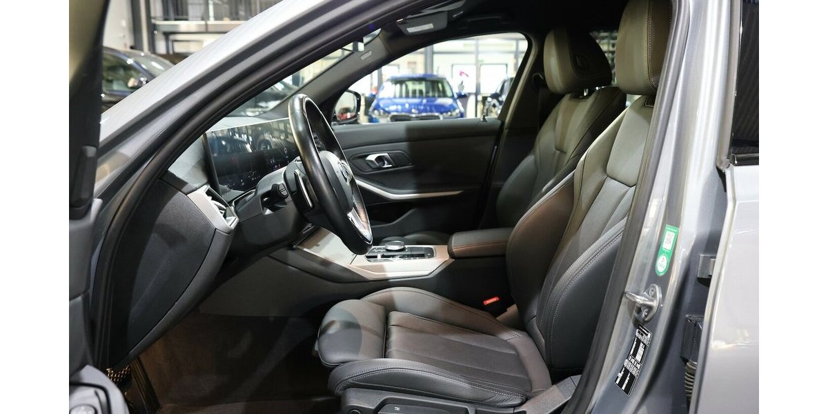 BMW 318d Touring ADVANTAGE CURVED+NAVI, LEDER, LED 67.000 km 29.777 &euro; Hamm 59077