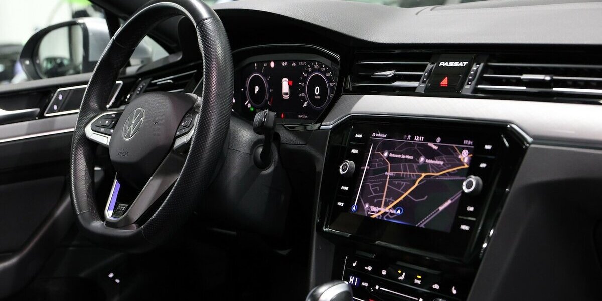 VW Passat Variant GTE DSG IQ BUSINESS R-LINE SPORT 86.000 km 24.444 &euro; Hamm 59077