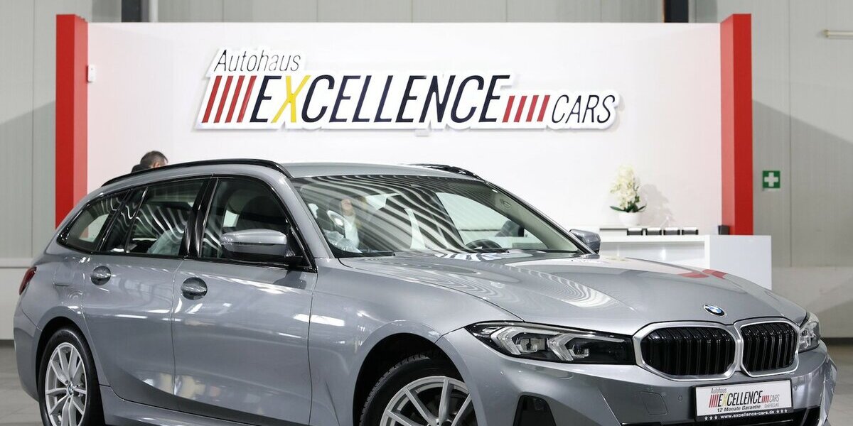 BMW 320d Touring xDrive SPORT / CURVED+NAVI+APPLE 32.000 km 30.555 &euro; Hamm 59077